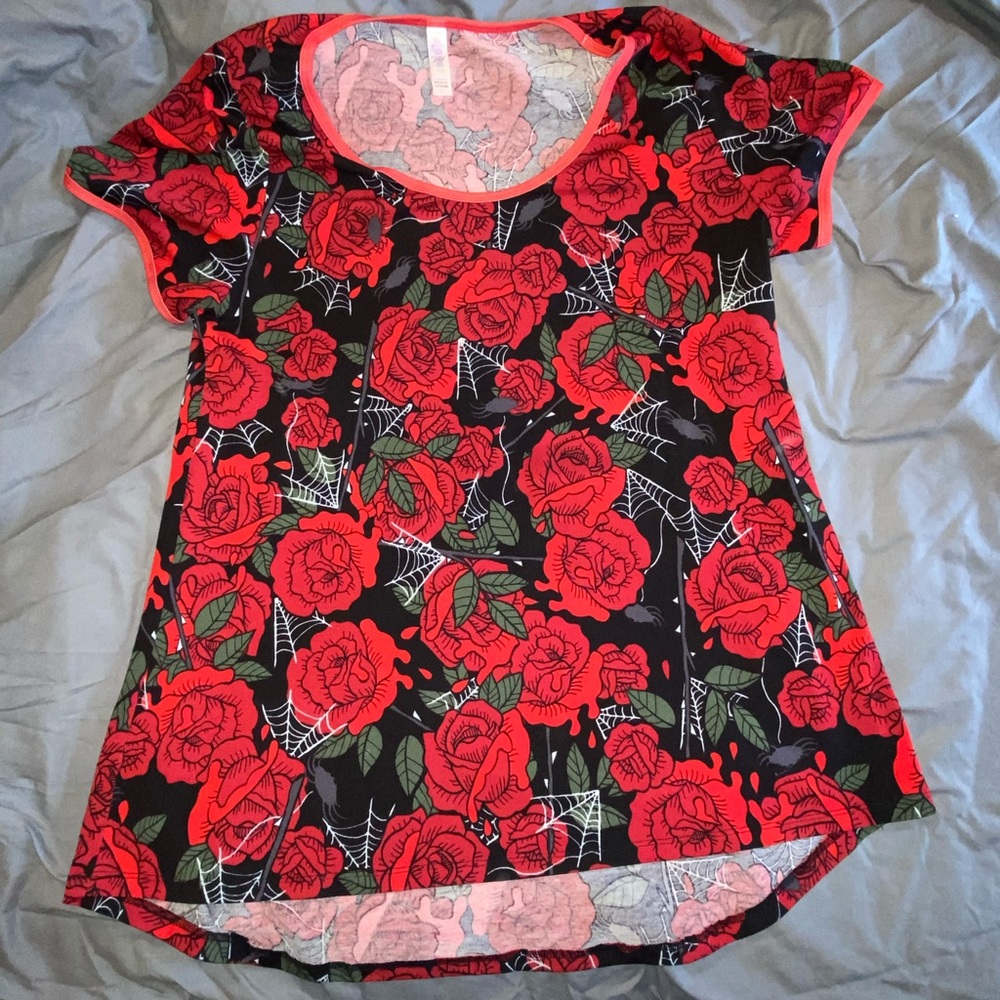 Red Rose Tshirt LulaRoe Size Large